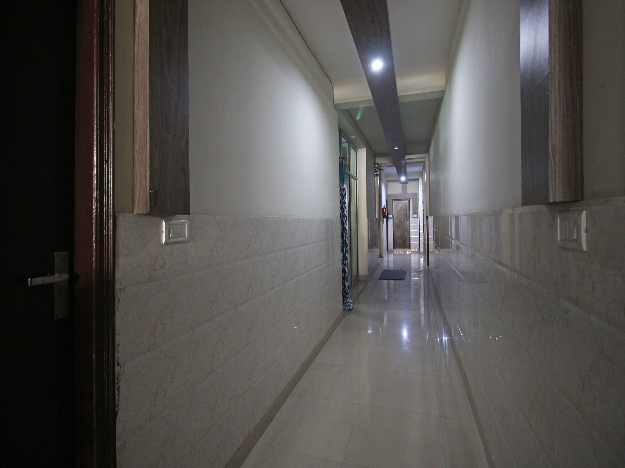Oyo 576 Hotel Shree Kanta Residency Γκουργκάον Εξωτερικό φωτογραφία