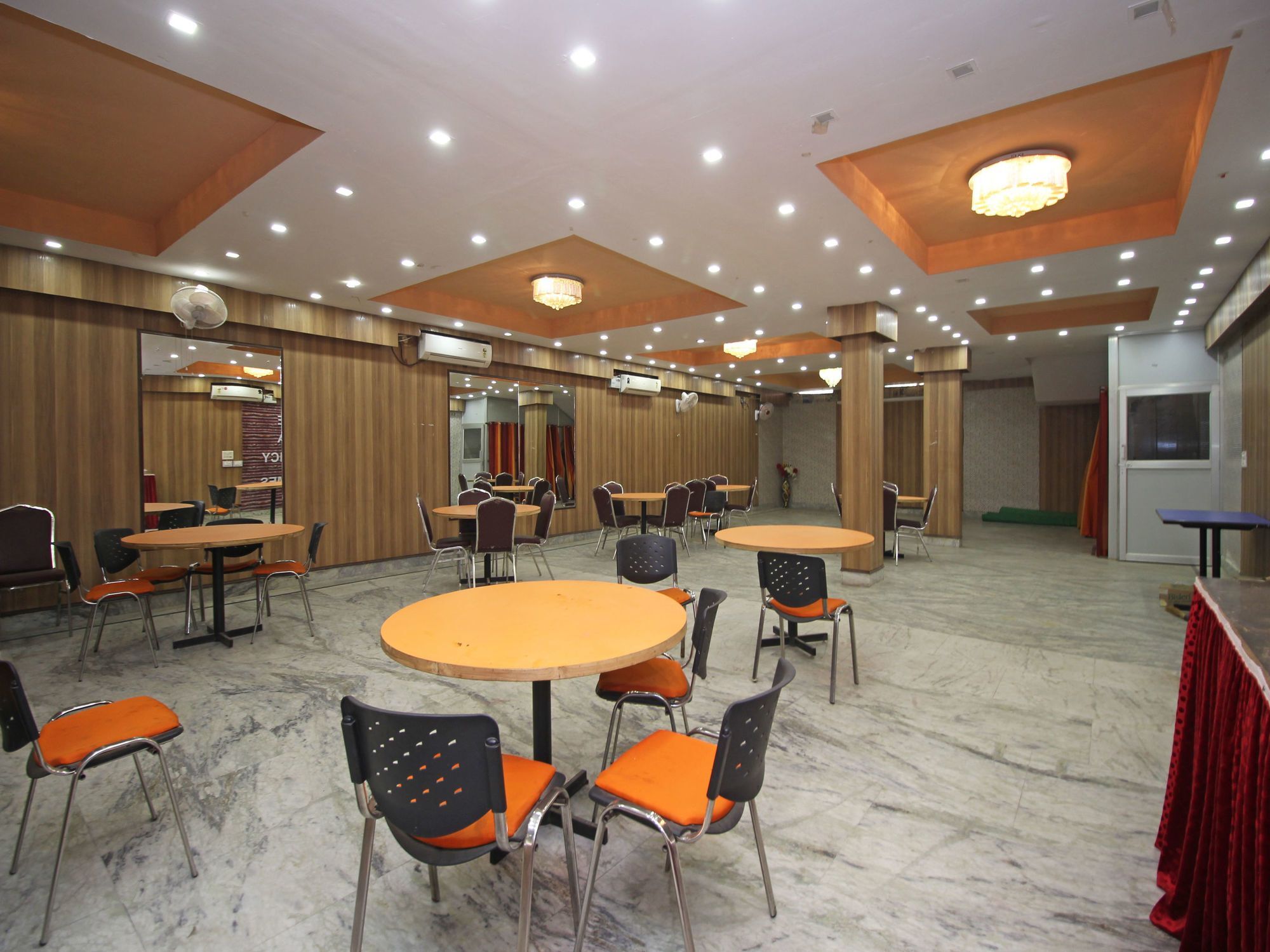 Oyo 576 Hotel Shree Kanta Residency Γκουργκάον Εξωτερικό φωτογραφία