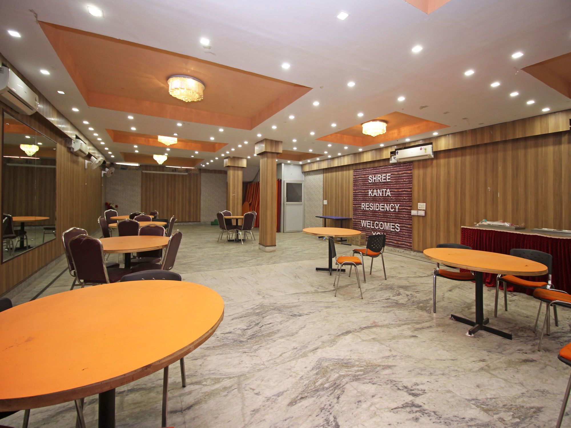 Oyo 576 Hotel Shree Kanta Residency Γκουργκάον Εξωτερικό φωτογραφία