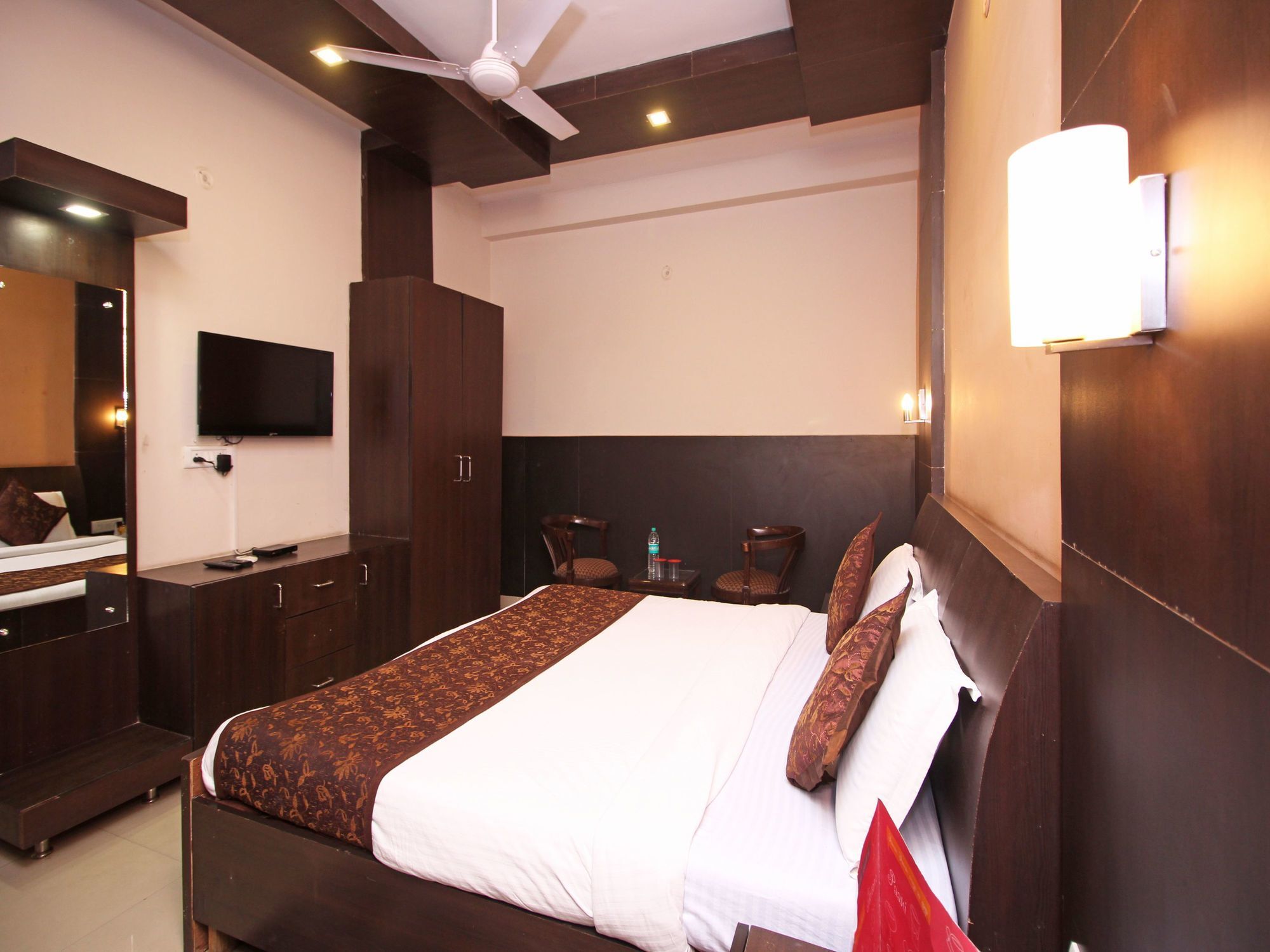 Oyo 576 Hotel Shree Kanta Residency Γκουργκάον Εξωτερικό φωτογραφία