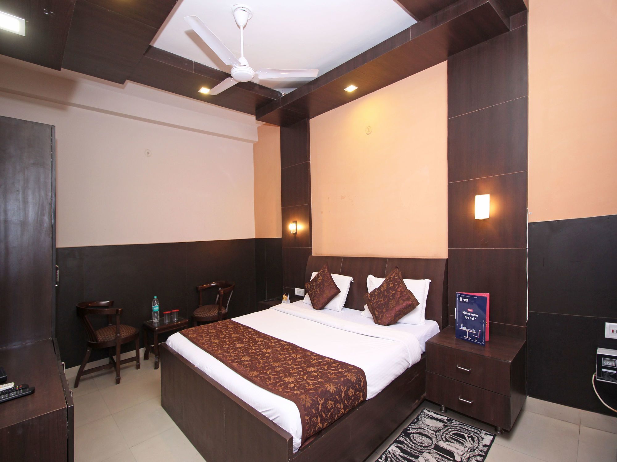 Oyo 576 Hotel Shree Kanta Residency Γκουργκάον Εξωτερικό φωτογραφία
